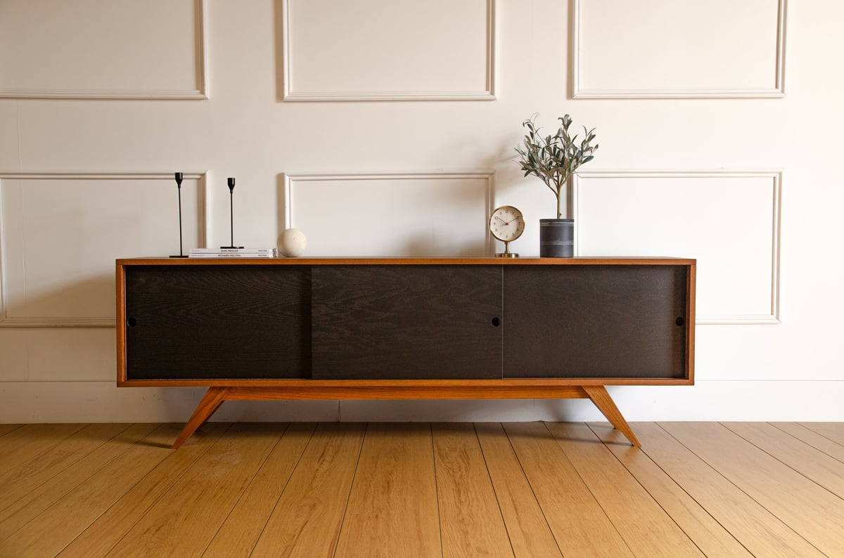 Black Oak Mid Century Elegant TV Console Record Player Stand
