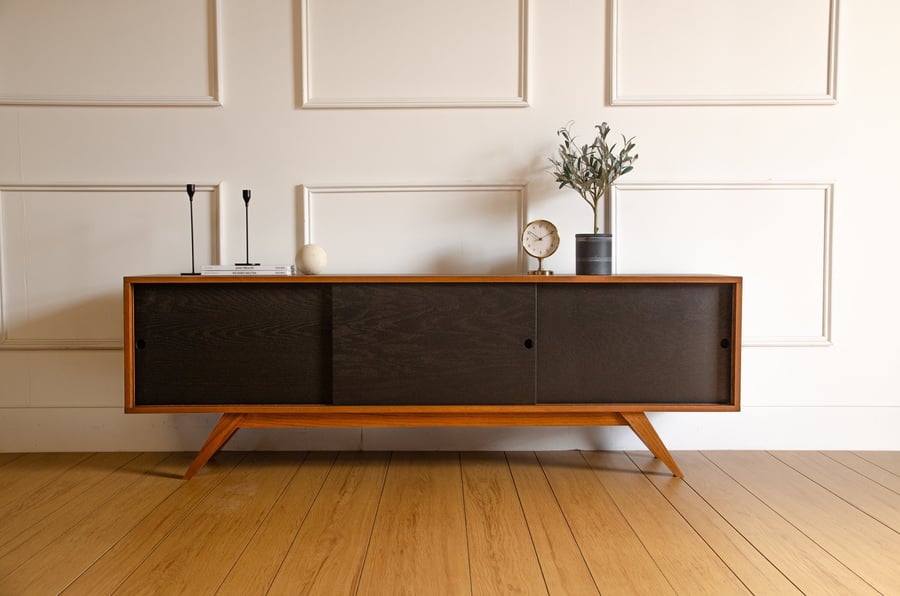 Black Oak Mid Century Elegant TV Console Record Player Stand