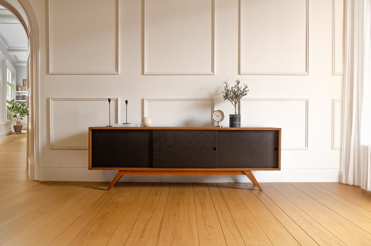 Black Oak Mid Century Elegant TV Console Record Player Stand
