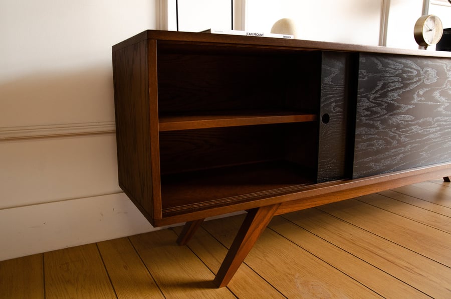 Black Oak Mid Century Elegant TV Console Record Player Stand